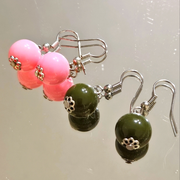 Charming Pink and Green Beaded Earrings - Picture 1 of 3